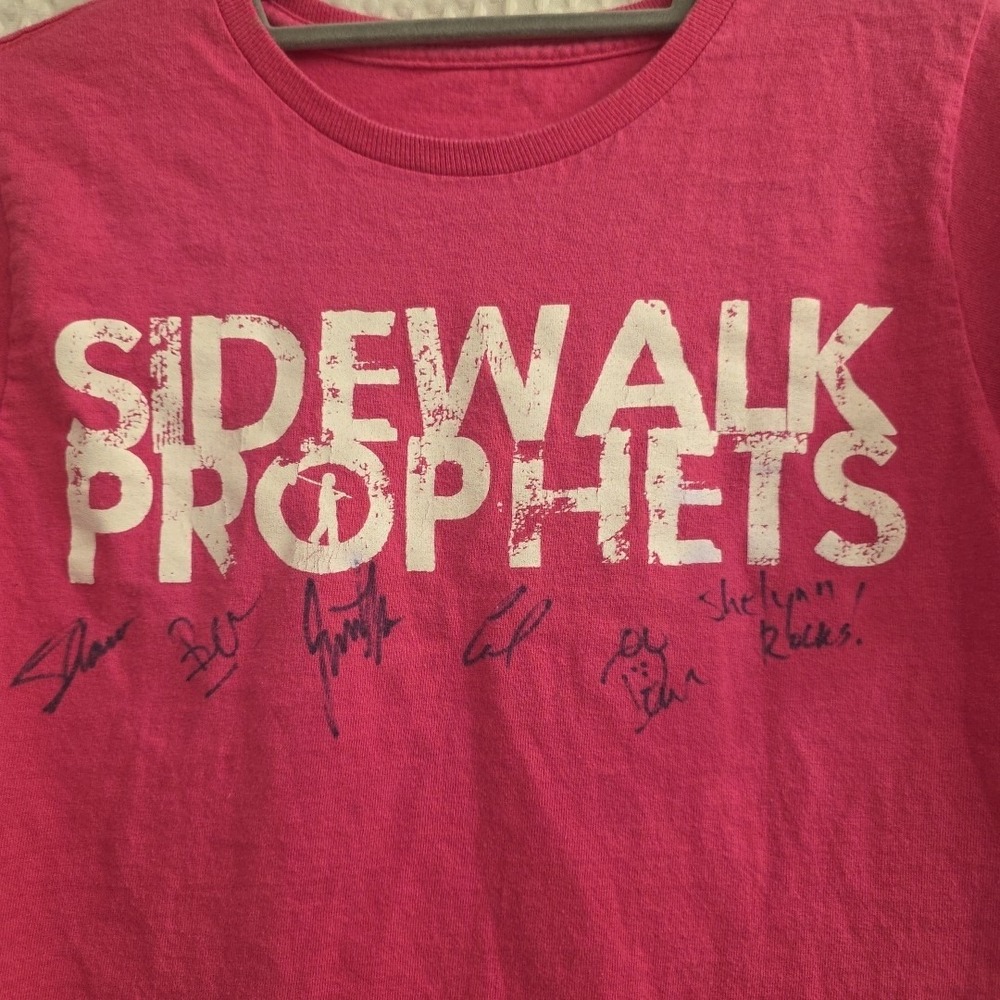 SIGNED Sidewalk Prophets THE VAN GO TOUR Women Small Pink T-Shirt‎ Christian